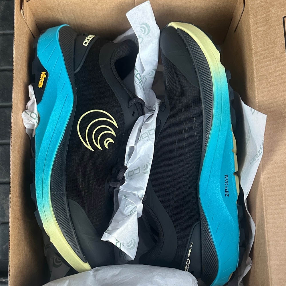 Topo Athletic Women's Ultraventure 4 Shoes - Black and Lime